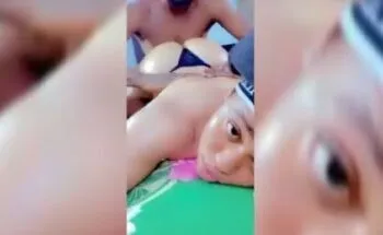 Toyin Post Video reçoit un massage érotique