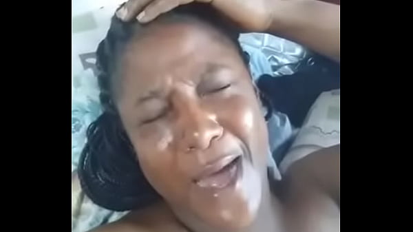 VIDÉO: Baise crue qui la fait jouir