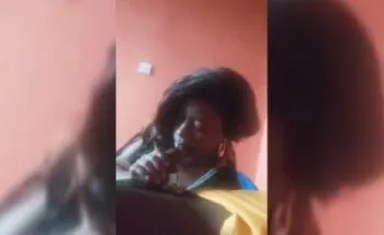 Vidéo de la dame ougandaise Stella Nantumbwe payée pour sucer une bite